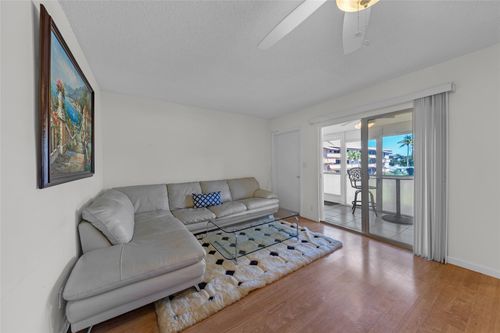 apt-d206-5300 Washington St, Hollywood, FL, 33021-7710 | Card Image