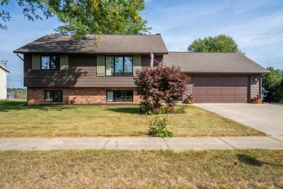 475 E Richards Road, House other with 3 bedrooms, 2 bathrooms and null parking in Oregon WI | Image 1