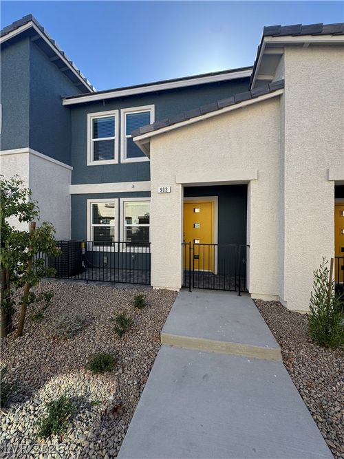 902 Violet Heron St, Henderson, NV, 89011-4668 | Card Image