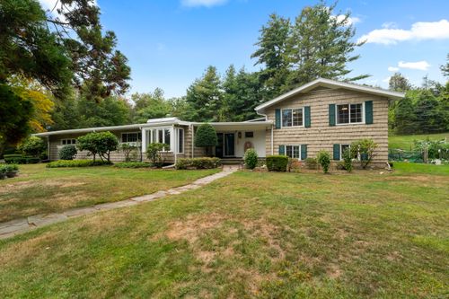 46 Tumblebrook Rd, Woodbridge, CT, 06525-2536 | Card Image