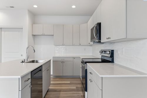 7596 Grapevine Ct, West Richland, WA, 99353-5586 | Card Image