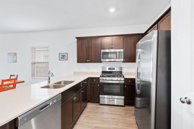 Large kitchen peninsula | Image 5