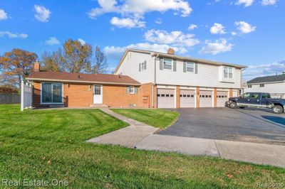 25 - 30363 Windsor, Condo with 1 bedrooms, 1 bathrooms and null parking in Gibraltar MI | Image 1