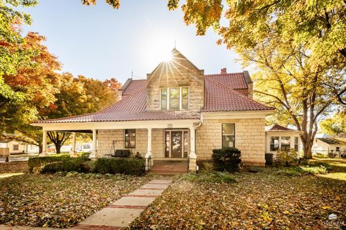 605 Columbia St, Council Grove, KS, 66846-1604 | Card Image