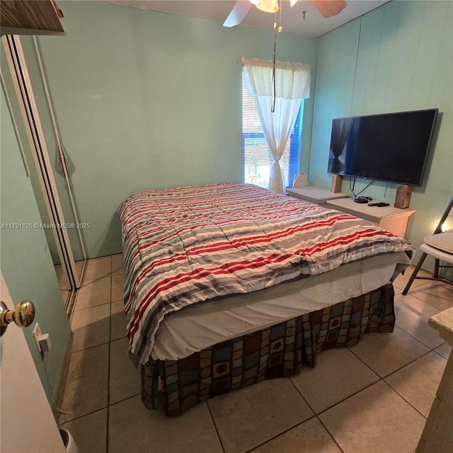12900 Sw 81 St St, House other with 4 bedrooms, 2 bathrooms and null parking in Kendall FL | Image 12
