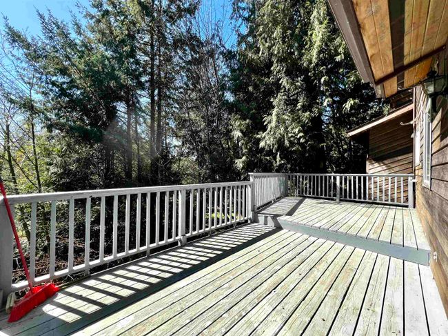 7462 Redrooffs Road, House other with 4 bedrooms, 3 bathrooms and 3 parking in Halfmoon Bay BC | Image 17