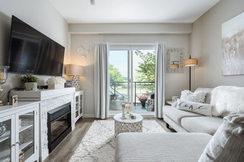 215-11950 Harris Rd, Pitt Meadows, BC, V3Y0B7 | Card Image