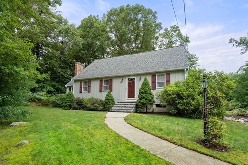 121 Summer St, Easton, MA, 02356 | Card Image