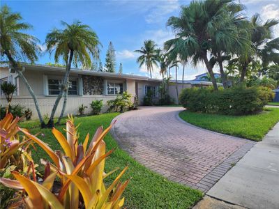 2220 Ne 197th St, House other with 3 bedrooms, 3 bathrooms and null parking in Miami FL | Image 3