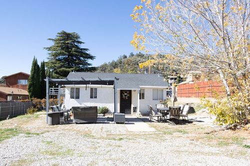 4200 Maple Trl, Frazier Park, CA, 93225-8075 | Card Image