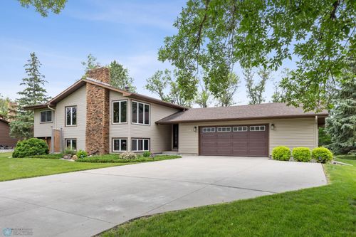 216 Park Dr, Harwood, ND, 58042-4002 | Card Image