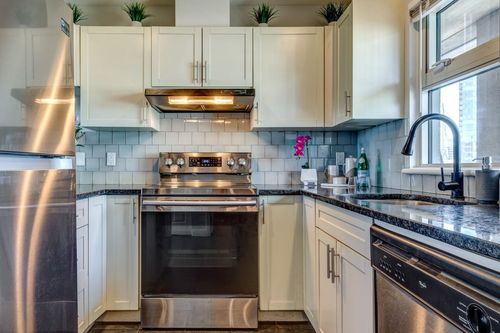809-555 Abbott St, Vancouver, BC, V6B6B8 | Card Image