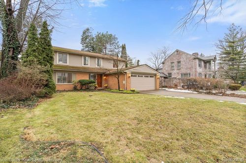 81 Moross Rd, Grosse Pointe Farms, MI, 48236-3061 | Card Image