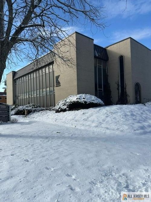 1215 Livingston Ave, North Brunswick, NJ, 08902-3834 | Card Image