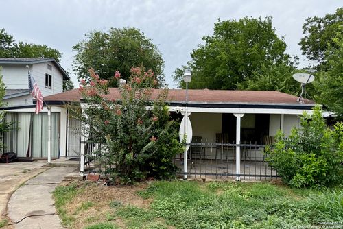 215 W Academy St, San Antonio, TX, 78226-1333 | Card Image