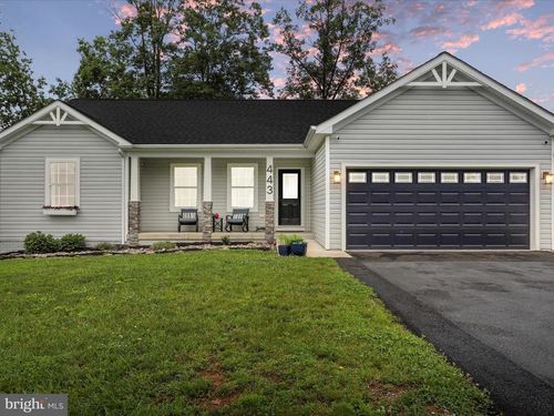 443 Executive Way, Hedgesville, WV, 25427-7586 | Card Image