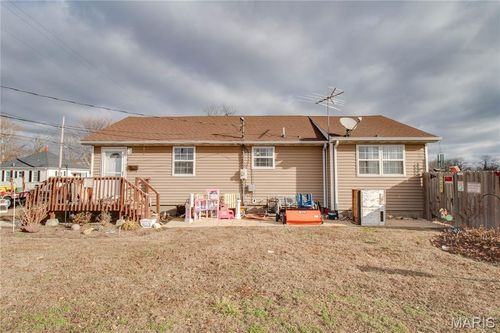 112 Virginia St, East Alton, IL, 62024-1054 | Card Image