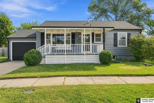 200 N 18th St, Beatrice, NE, 68310-3211 | Card Image