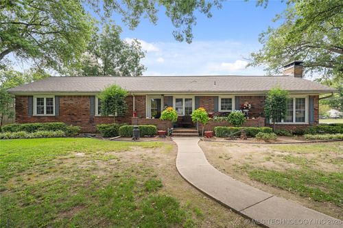 1102 11th St, Wagoner, OK, 74467-7602 | Card Image
