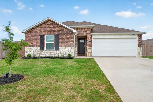 613 S Smith Ave, Gentry, AR, 72734-9526 | Card Image