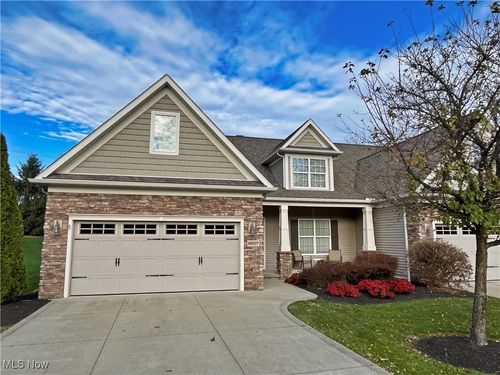 8607 Alexis Dr, Macedonia, OH, 44056-1867 | Card Image