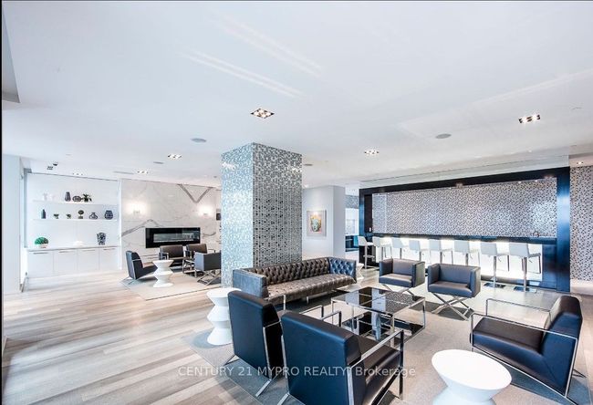3104 - 56 Annie Craig Dr, Condo with 2 bedrooms, 1 bathrooms and null parking in Etobicoke ON | Image 4