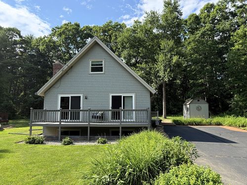 47 Horseshoe Cir, Ware, MA, 01082-9352 | Card Image