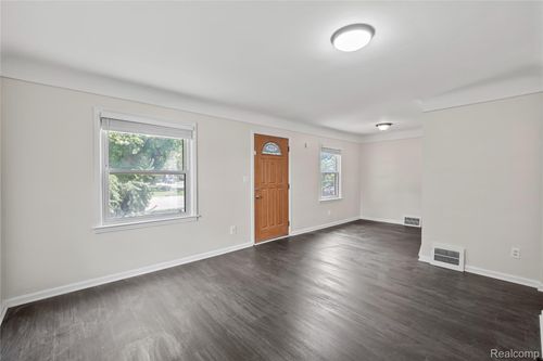 19257 Beaconsfield St, Harper Woods, MI, 48225-2123 | Card Image