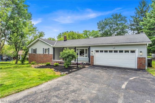 7170 Kingsview Rd, Sagamore Hills, OH, 44067-2563 | Card Image