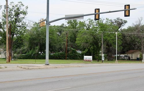 707 Commerce St, Pleasanton, TX, 78064-2353 | Card Image
