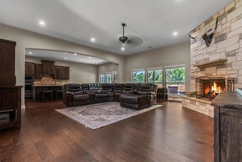 404 First Down Dash, Burnet, TX, 78611-4811 | Card Image