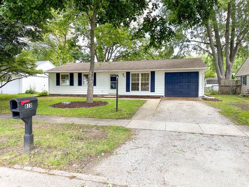 810 Fairoaks Dr, Champaign, IL, 61821-4027 | Card Image