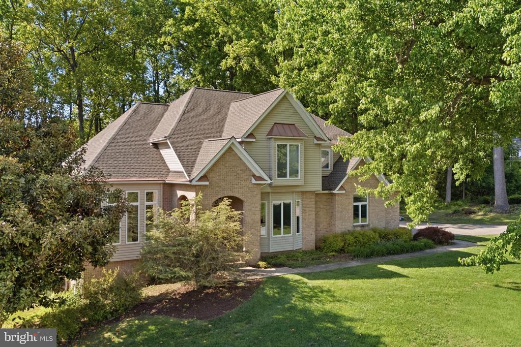 Residential in FOREST HILL 4