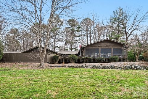 2915 Old Stage Rd, Gastonia, NC, 28052-9140 | Card Image