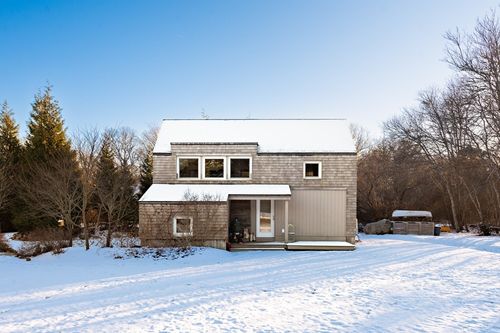 vac-weeky-1794 Drift Rd, Westport, MA, 02790-1631 | Card Image