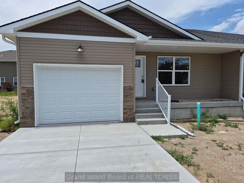 1834 Apple St, Grand Island, NE, 68801-2732 | Card Image