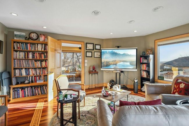 Check out that wood floor | Image 10