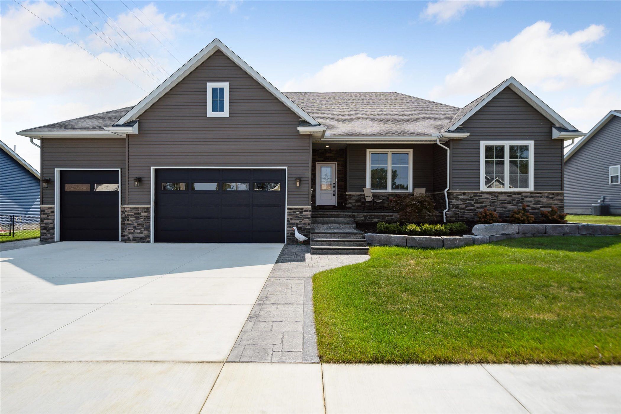 Yorkshire Dr, Almont, MI 48003