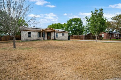 105 Lorenz, Stockdale, TX, 78160-6431 | Card Image