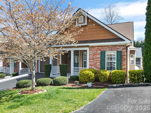 25 Old Pasture Way, Hendersonville, NC, 28739-3132 | Card Image