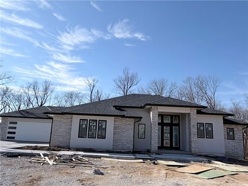 7260 Nw Pampas Ln, Parkville, MO, 64152-3421 | Card Image