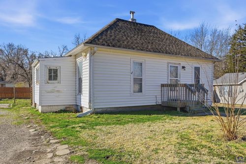 1811 Se 25th St, Topeka, KS, 66605-1607 | Card Image