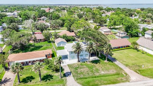 204 S Bay Blvd, Palacios, TX, 77465-5430 | Card Image