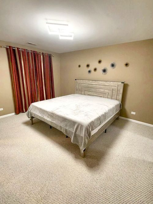 287-287 Evergreen Cir, GILBERTS, IL, 60136-4049 | Card Image