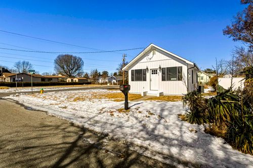 51 W New York Ave, Villas, NJ, 08251-2568 | Card Image