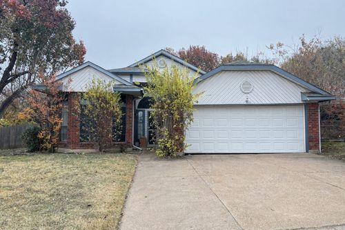 900 Tennessee Trl, Arlington, TX, 76017-6400 | Card Image