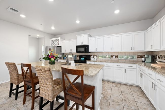 Dining Area | Image 10