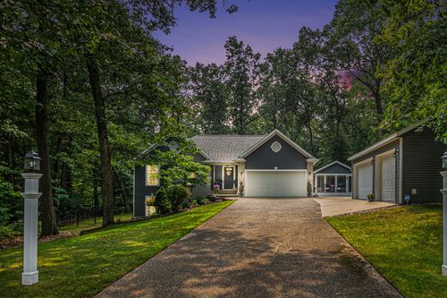 4106 Wildwood Dr, Allegan, MI, 49010-8941 | Card Image