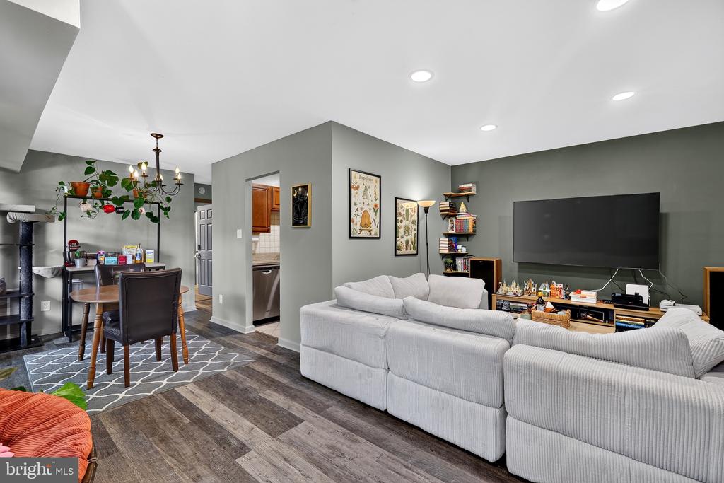Residential Lease in FALLS CHURCH
