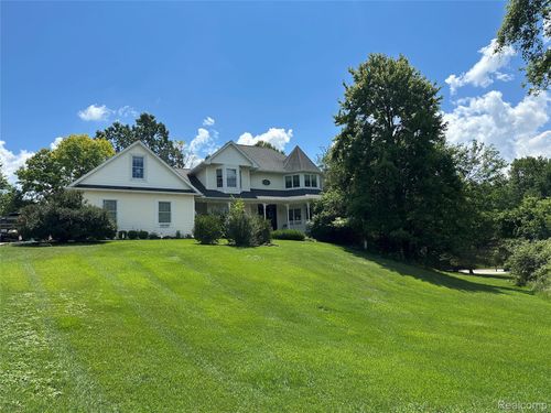 962 Hidden Valley Dr, Lake Orion, MI, 48362-1749 | Card Image